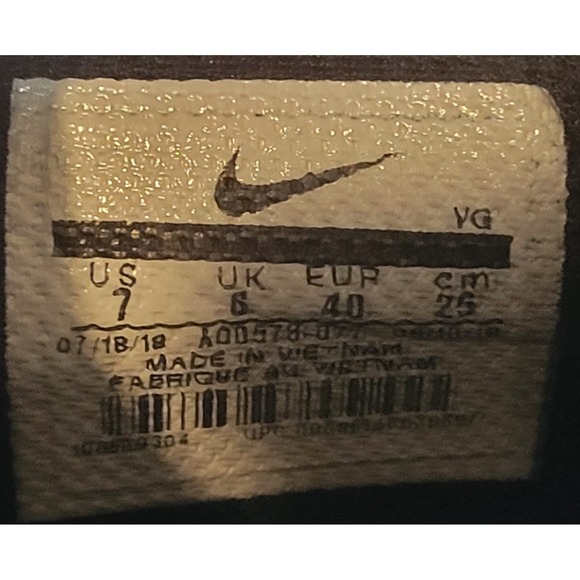 Nike Phantom Vnm Venom Size 7 Black Gold A00578-077 Indoor Soccer Shoes - Picture 9 of 11